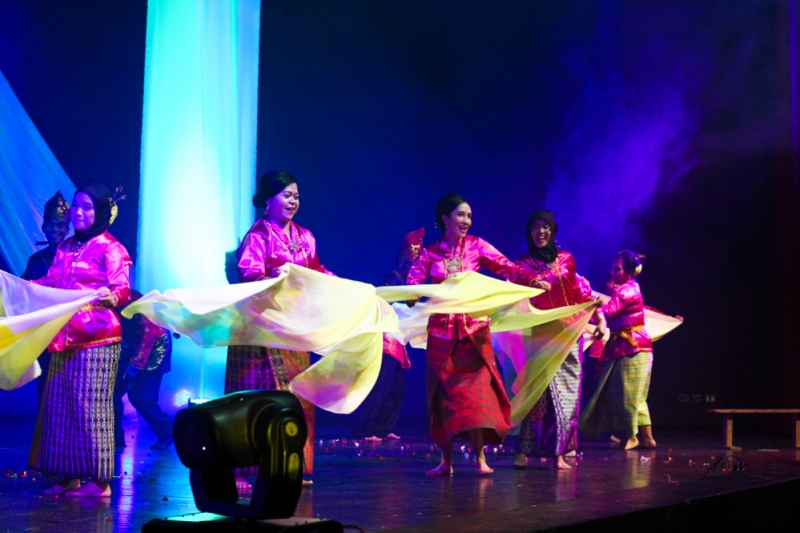 Indonesian students perform a traditional dance during the Cultural Night 2015.
